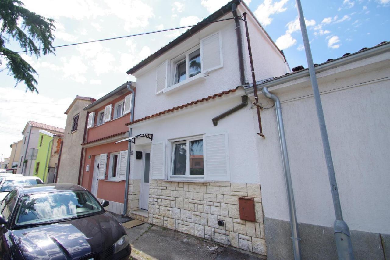 Holiday Apartment Dominik Pula Exterior foto